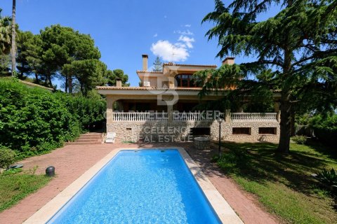 Huvila Torrent, Valencia, Espanja 7 makuuhuonetta, 996 m2 No. 178640