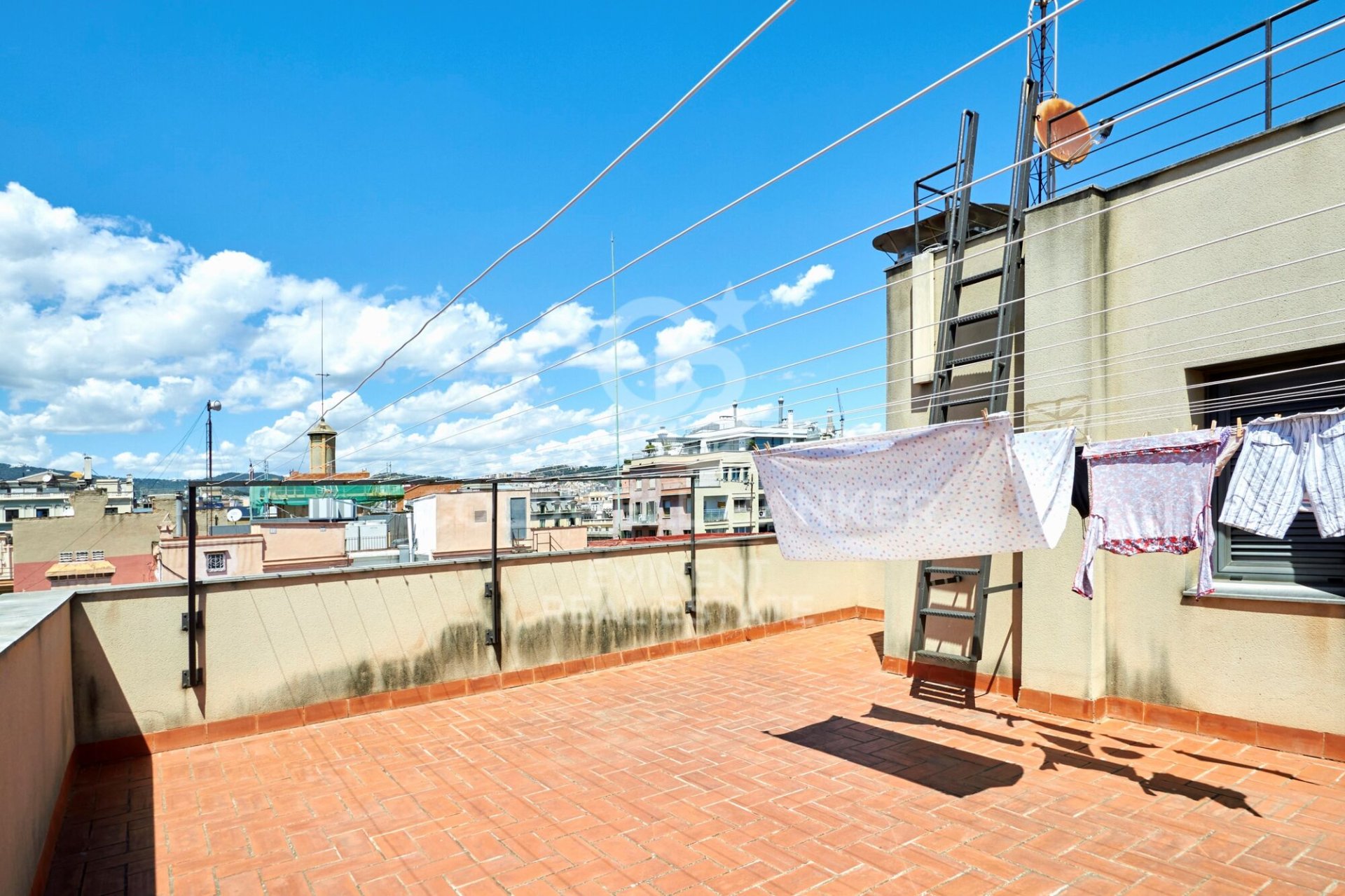 Huoneisto Barcelona, Espanja 2 makuuhuonetta, 105 m2 No. 178639