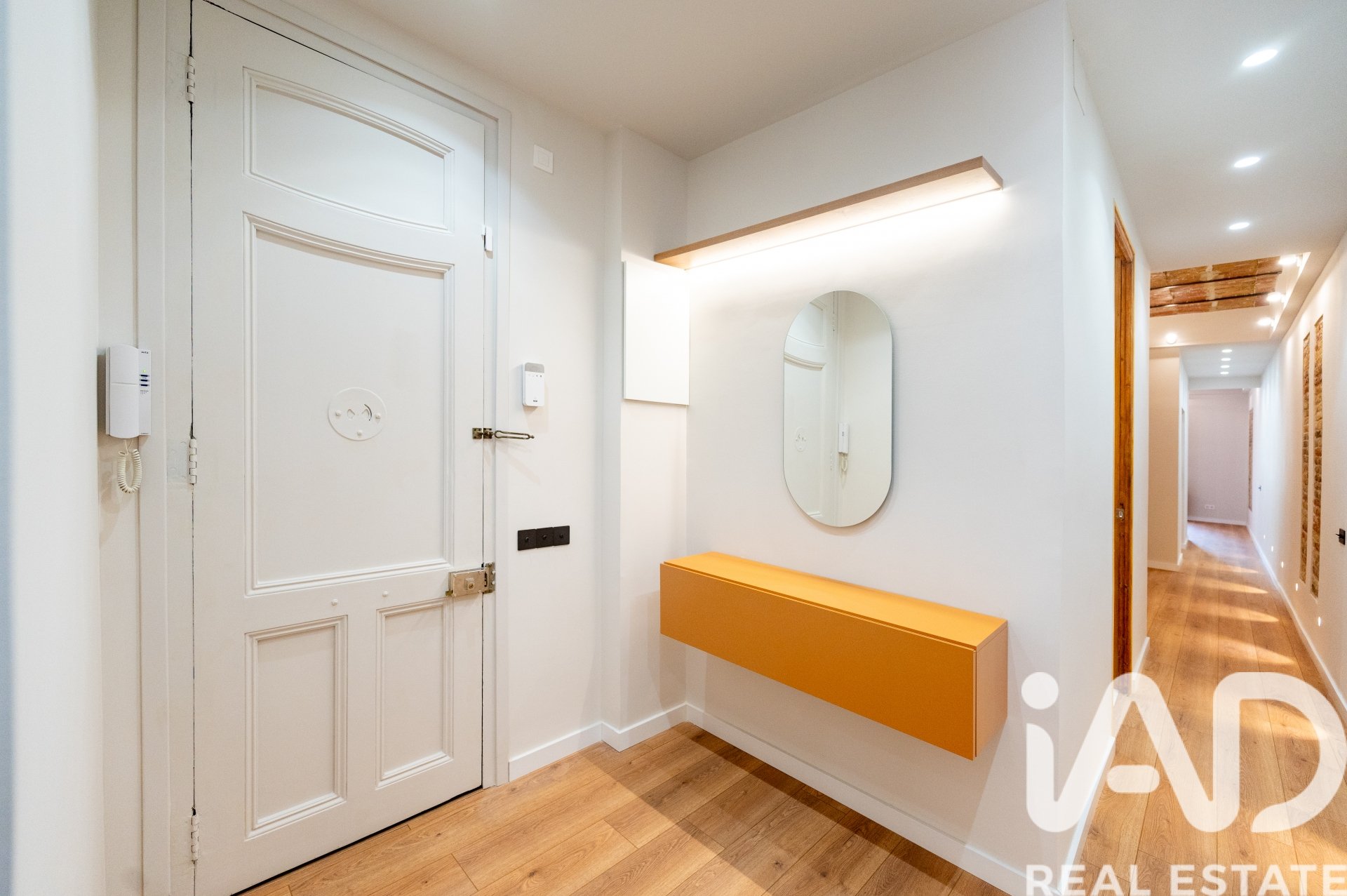 Appartamento a Barcelona, Spagna 3 camere da letto, 95 mq. N° 173030