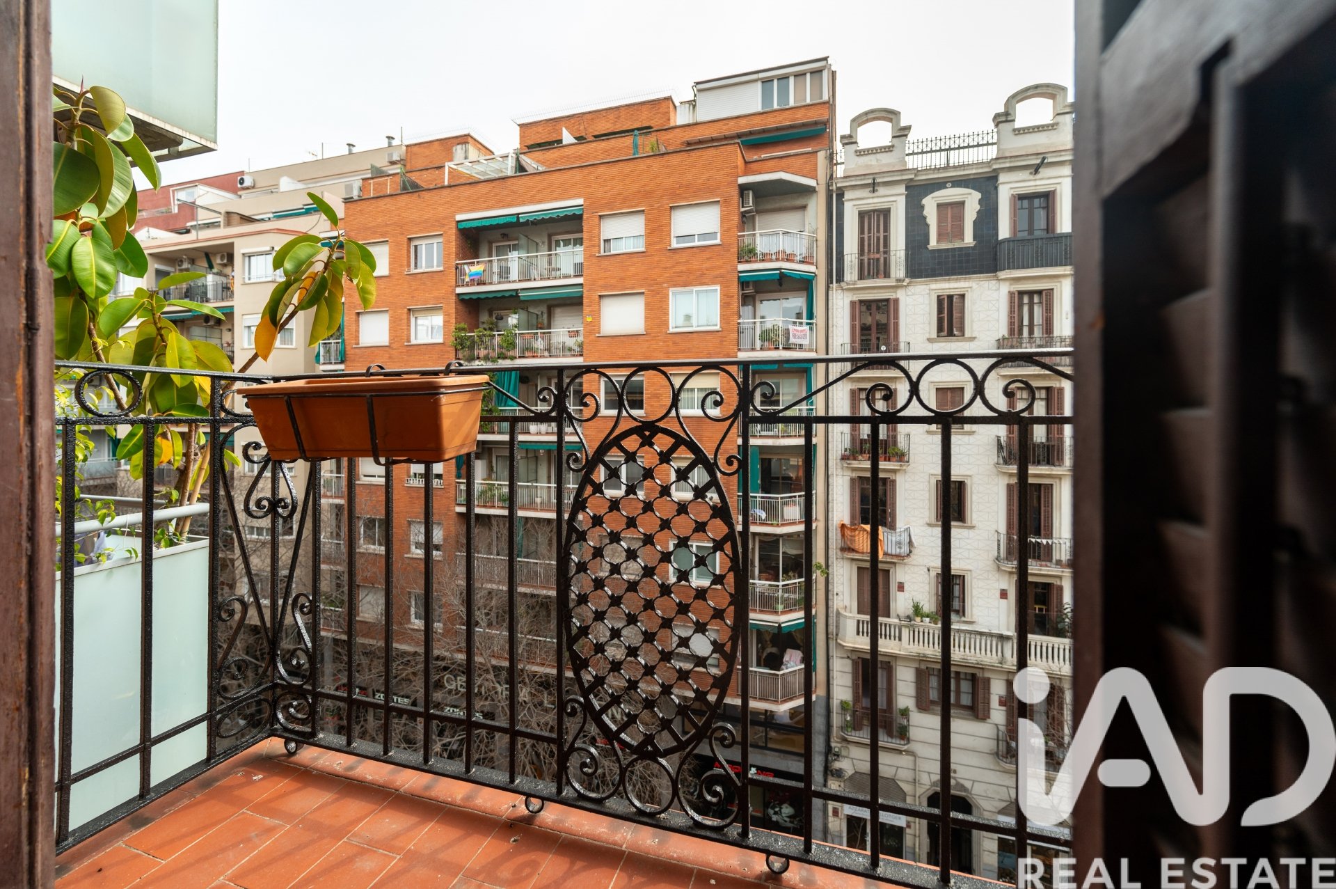 Appartamento a Barcelona, Spagna 3 camere da letto, 95 mq. N° 173030