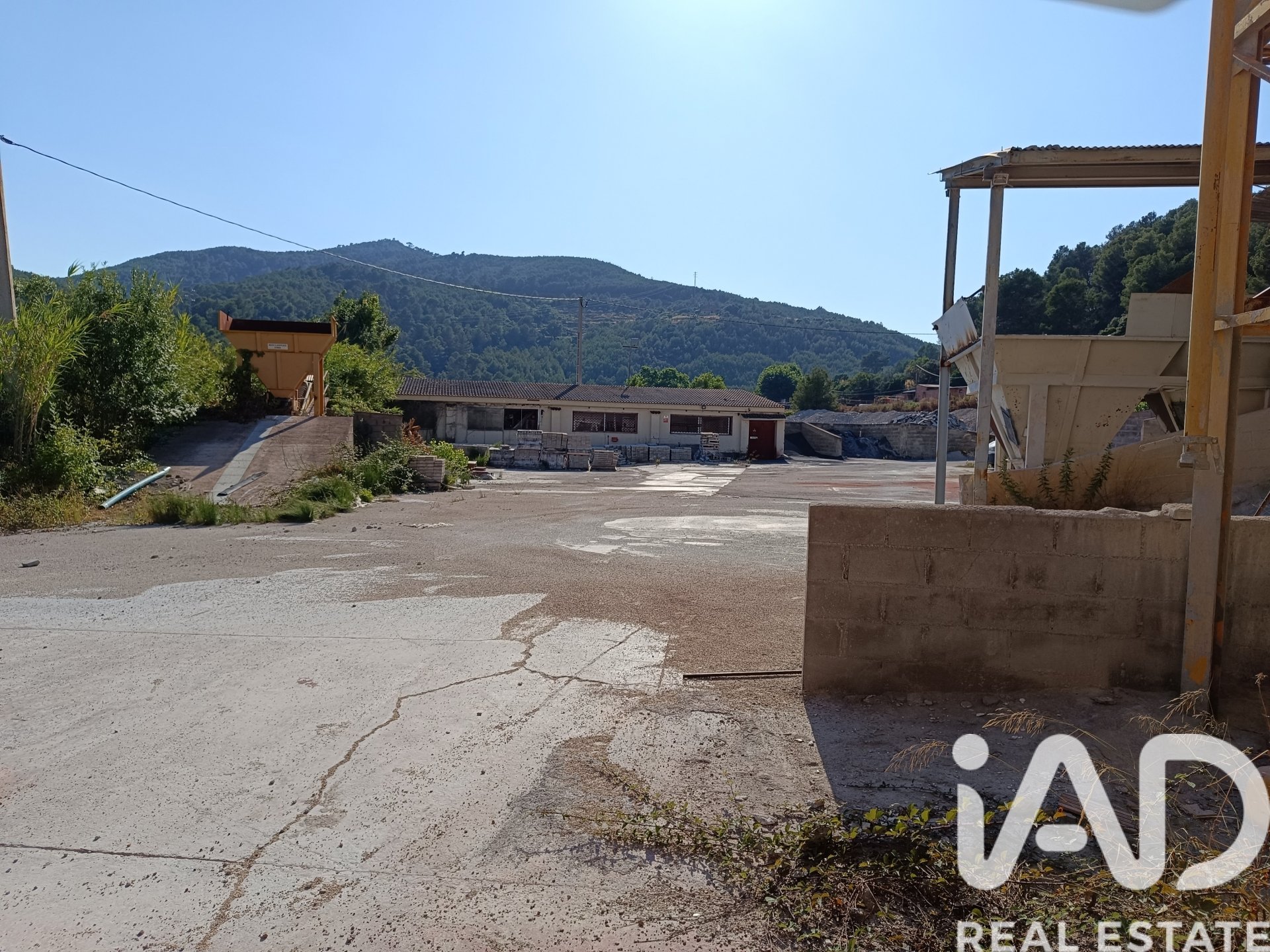 Propiedad comercial en Sant Quintí de Mediona, Barcelona, España 2589 m2 No. 173028