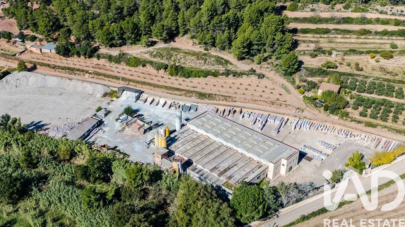 Propiedad comercial en Sant Quintí de Mediona, Barcelona, España 2589 m2 No. 173028