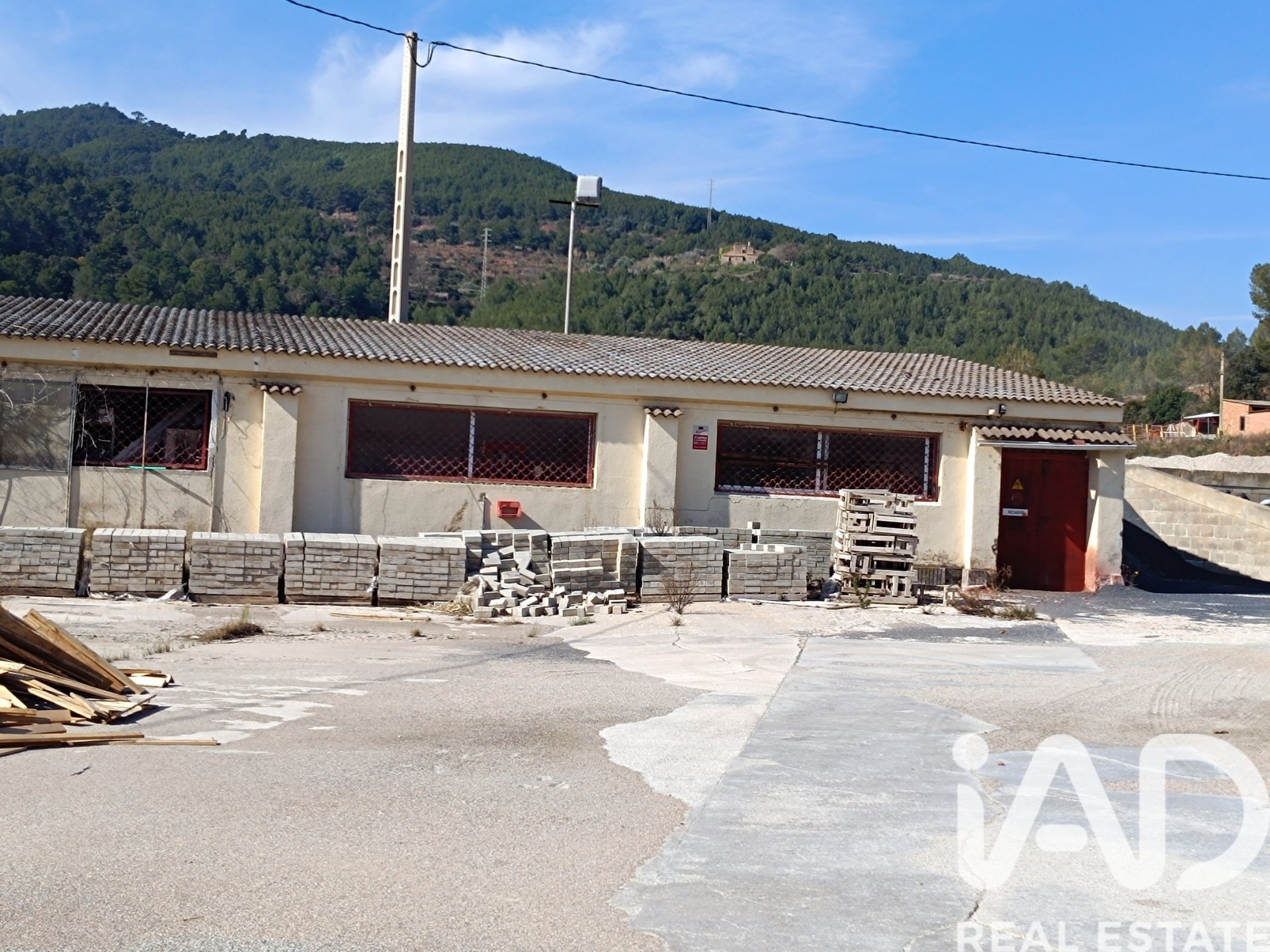 Propiedad comercial en Sant Quintí de Mediona, Barcelona, España 2589 m2 No. 173028