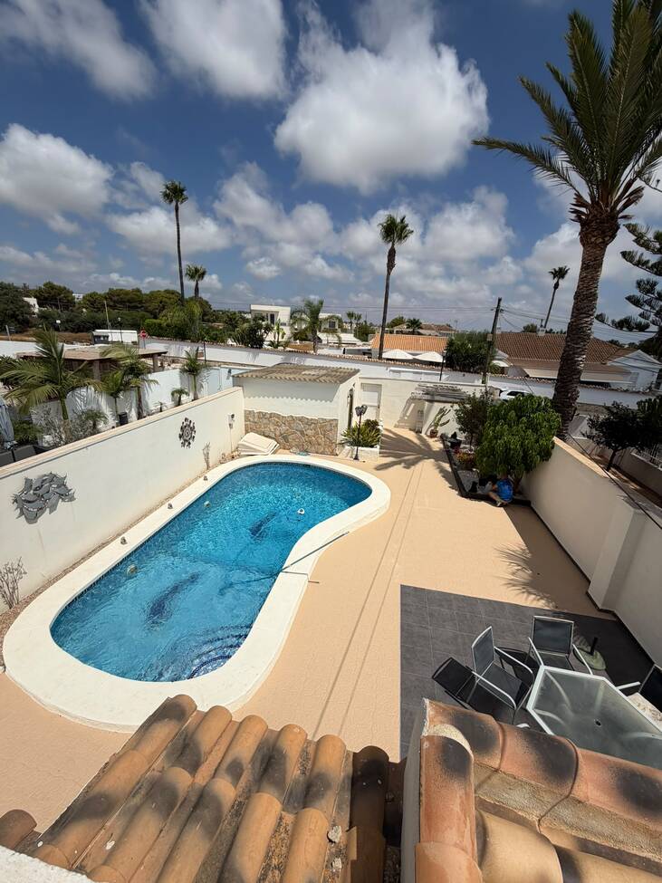 Villa a Cabo Roig, Alicante, Spagna 2 camere da letto, 85 mq. N° 192005