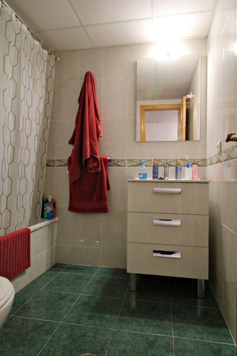 Apartment in Alicante, Spain 4 bedrooms, 104 sq.m. No. 180107