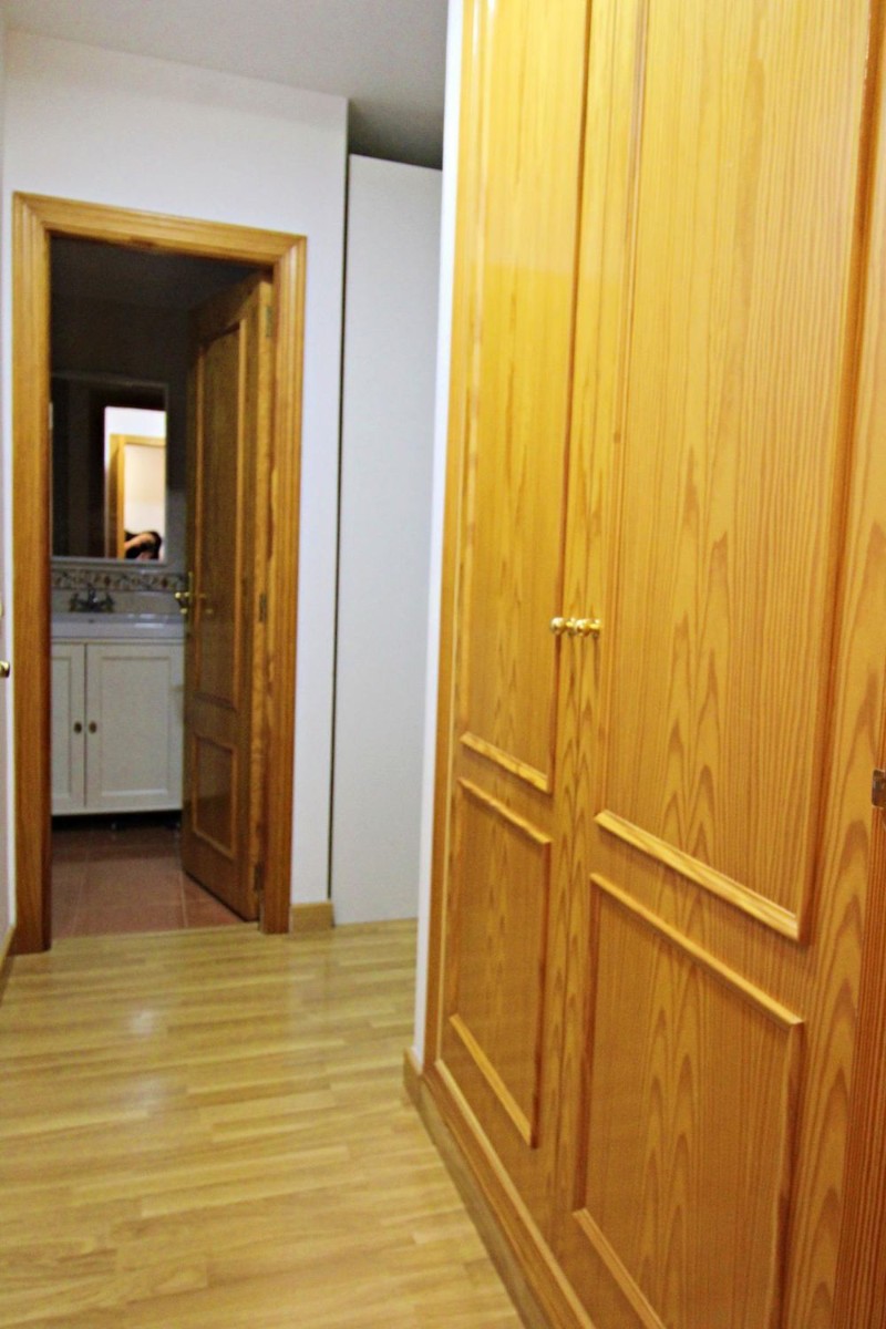 Apartment in Alicante, Spain 4 bedrooms, 104 sq.m. No. 180107
