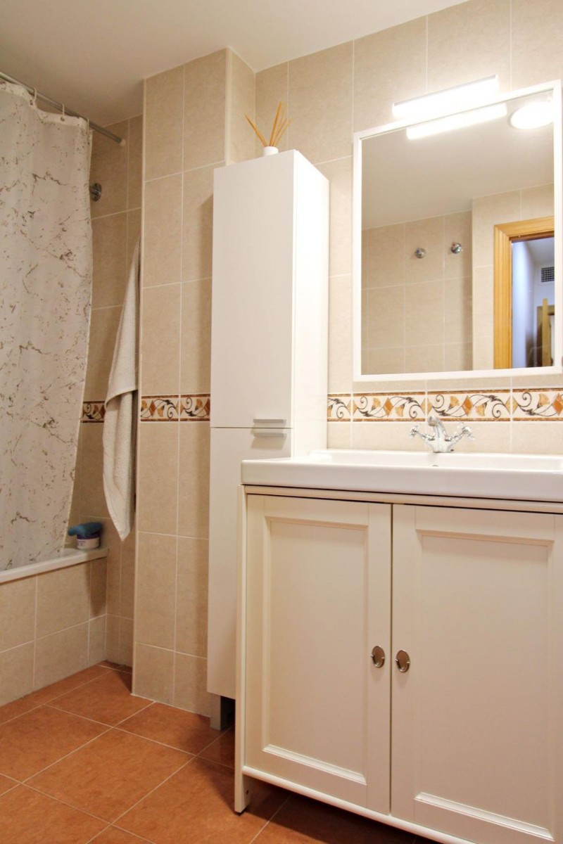 Apartment in Alicante, Spain 4 bedrooms, 104 sq.m. No. 180107