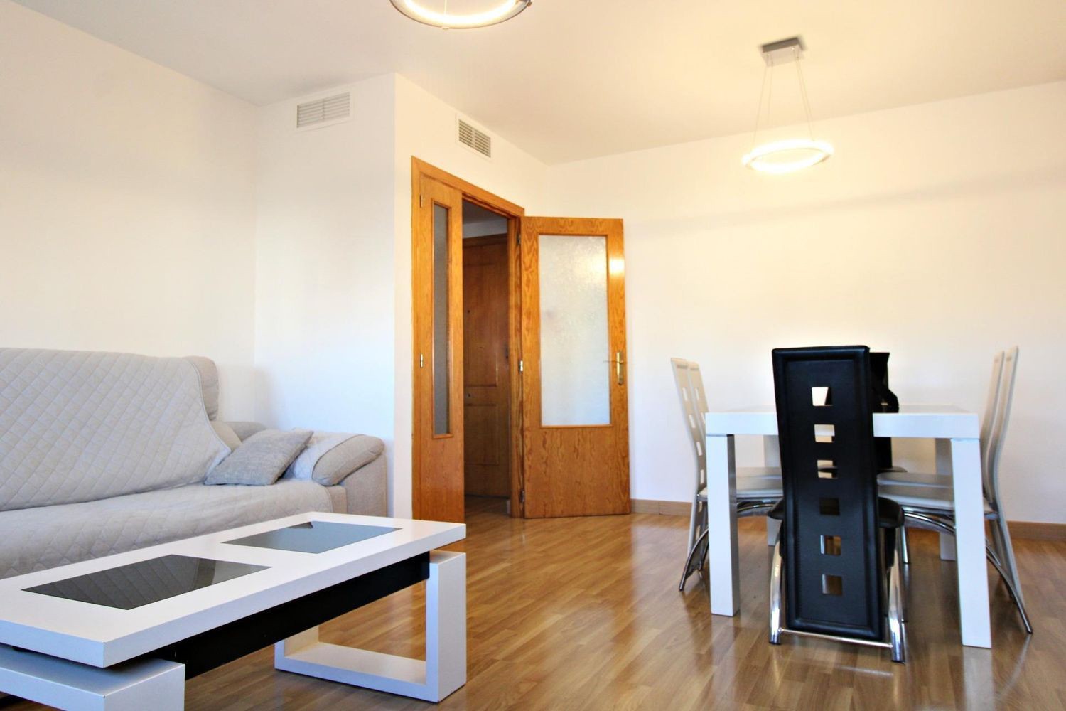 Apartment in Alicante, Spain 4 bedrooms, 104 sq.m. No. 180107