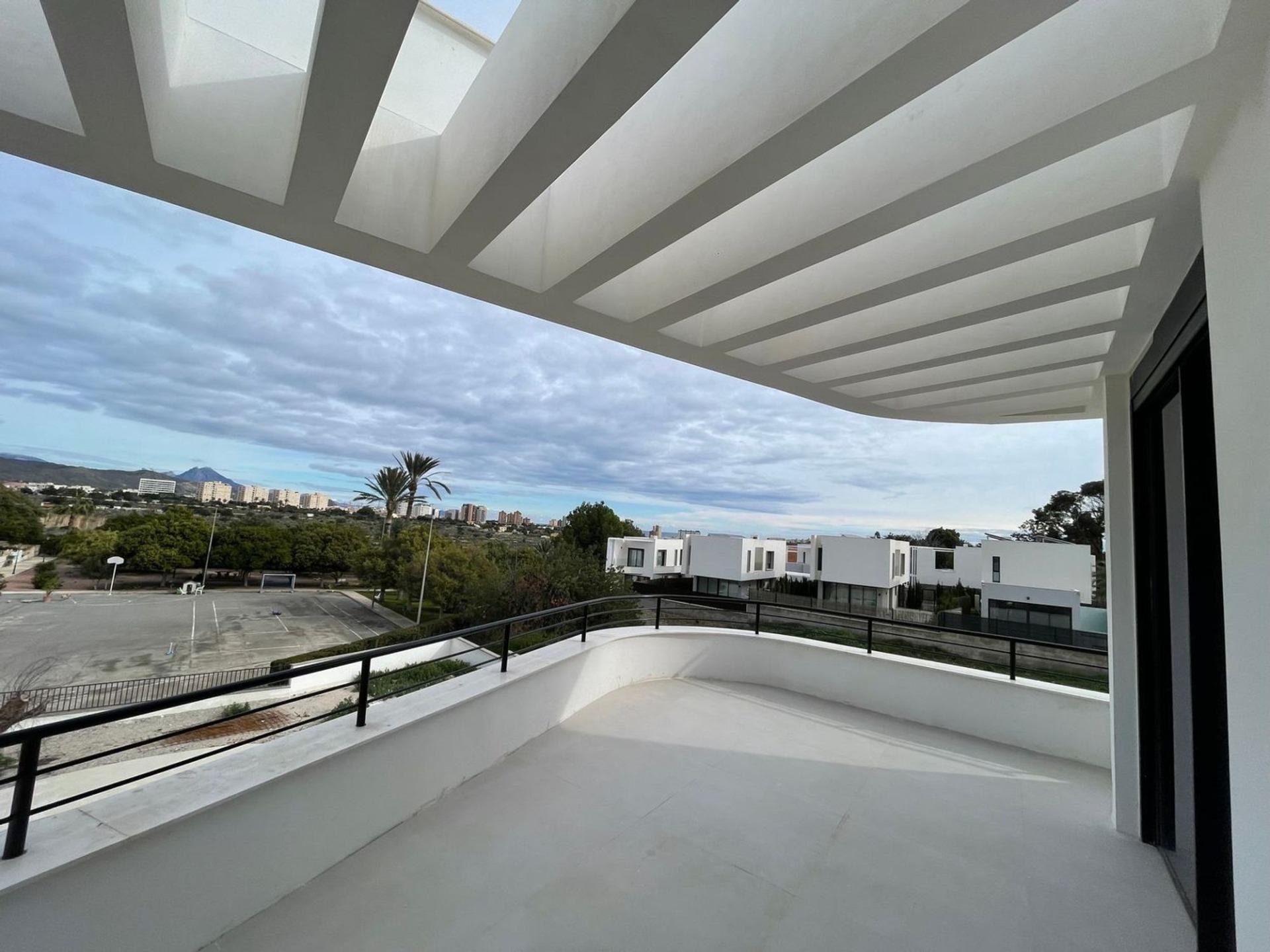 Villa i La Font, Alicante, Spanien 4 sovrum, 500 kvm. Nr. 165595