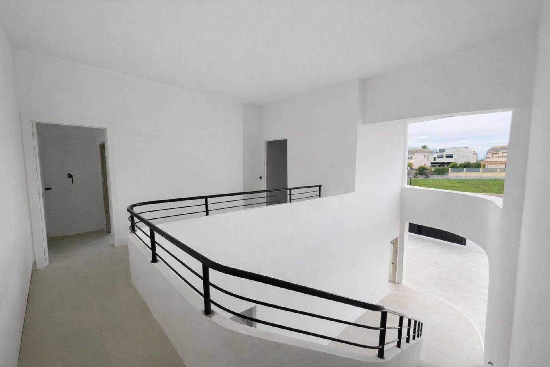 Villa i La Font, Alicante, Spanien 4 sovrum, 500 kvm. Nr. 165595