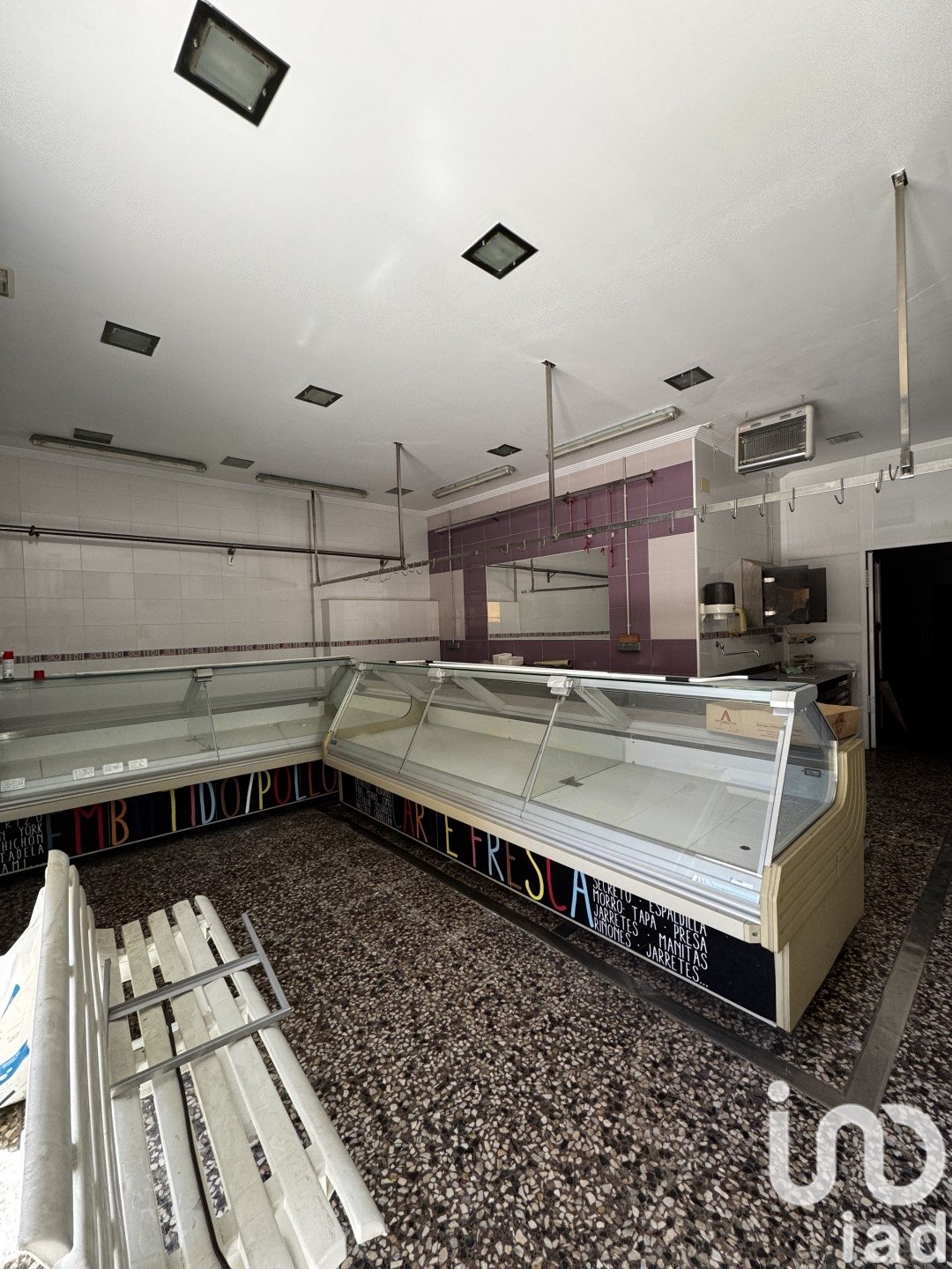 Propiedad comercial en León, España 161 m2 No. 185774