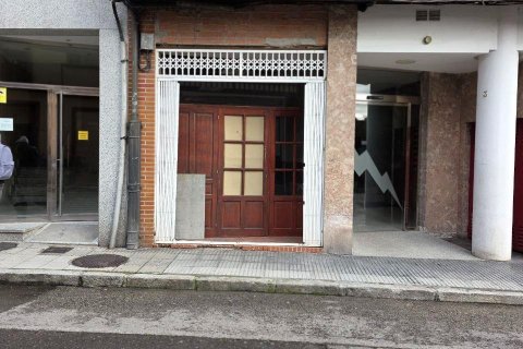 Commercial property in Oviedo, Asturias, Spain 86 sq.m. No. 182823