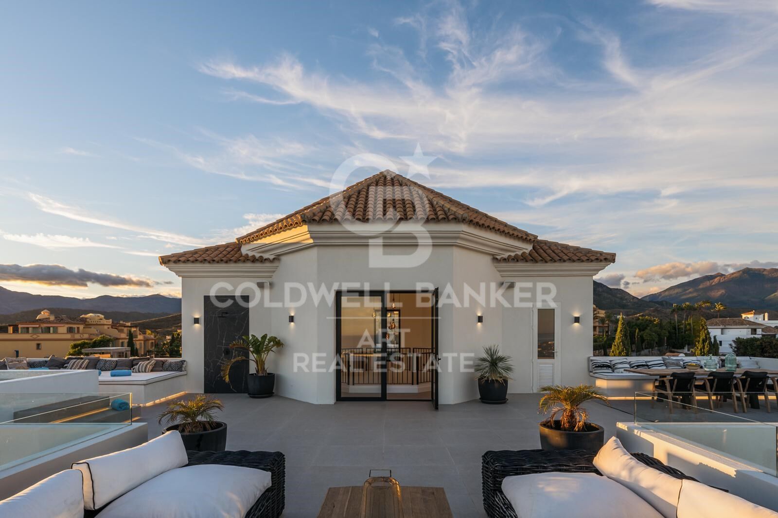 Villa a Benahavis, Malaga, Spagna 6 camere da letto, 1466 mq. N° 158899