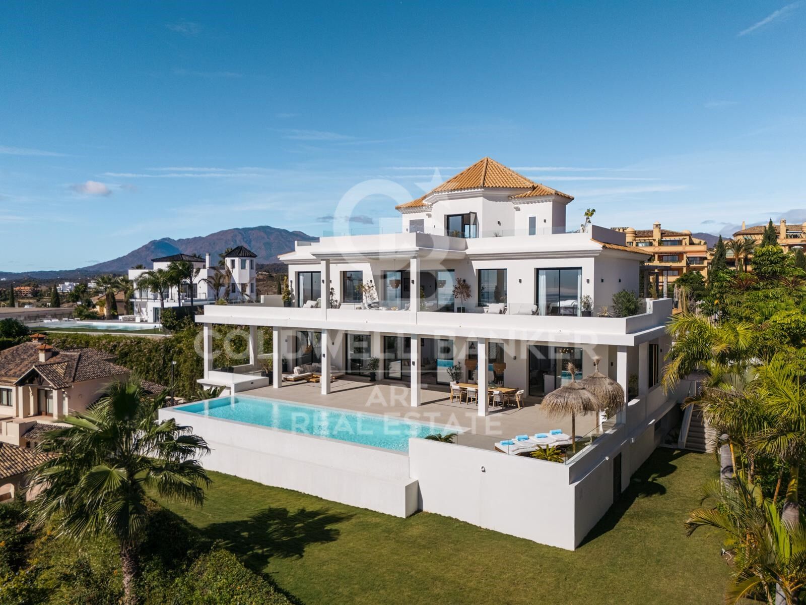 Villa a Benahavis, Malaga, Spagna 6 camere da letto, 1466 mq. N° 158899
