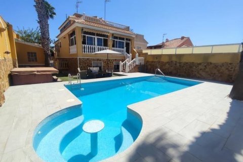 Villa in Torrevieja, Alicante, Spain 6 bedrooms, 400 sq.m. No. 113139