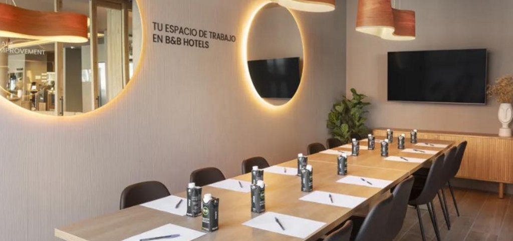 Commercial property in Madrid, Spain 3474 sq.m. No. 140917