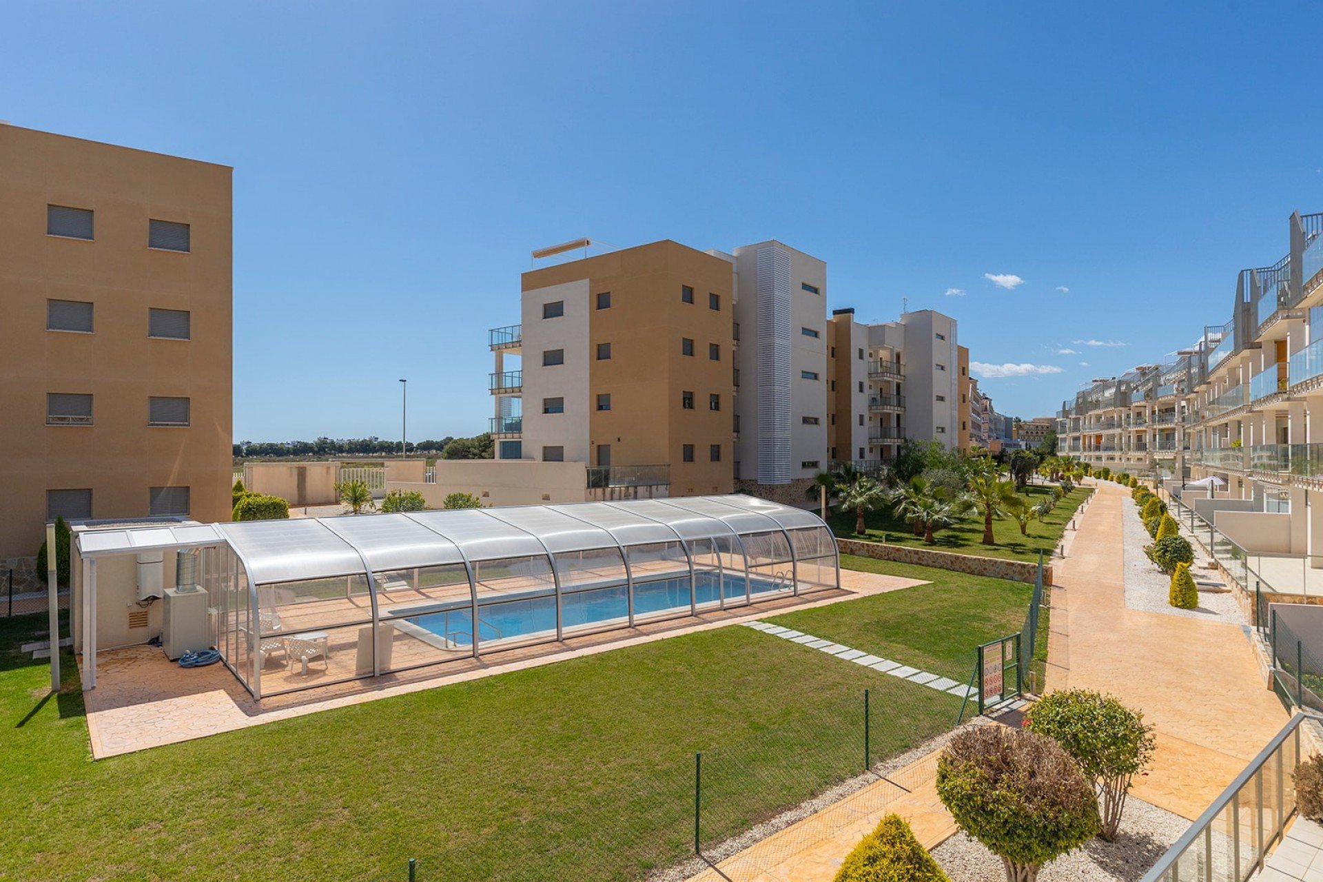 Apartamento en Alicante, España 2 dormitorios, 81 m2 No. 190132
