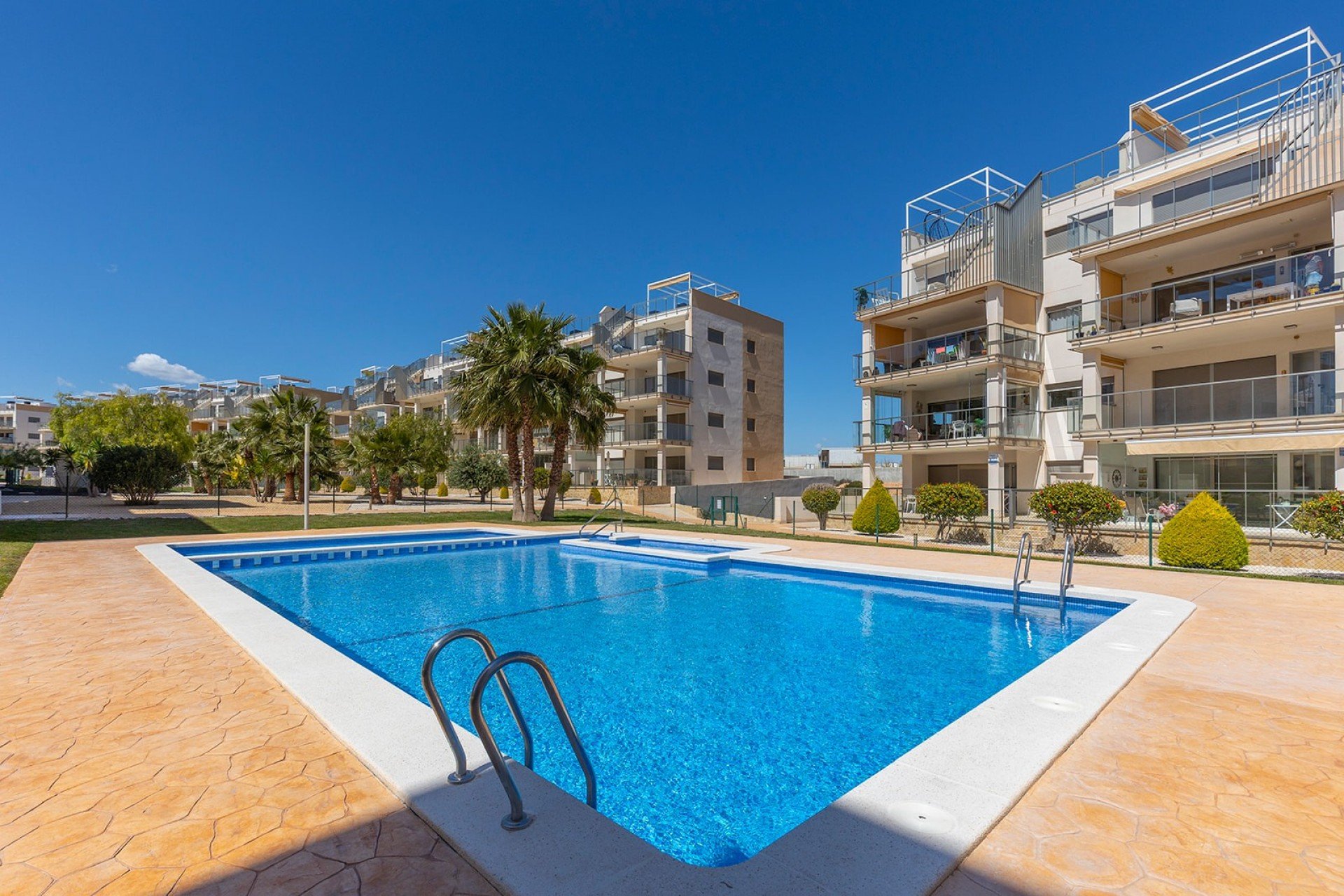 Apartamento en Alicante, España 2 dormitorios, 81 m2 No. 190132