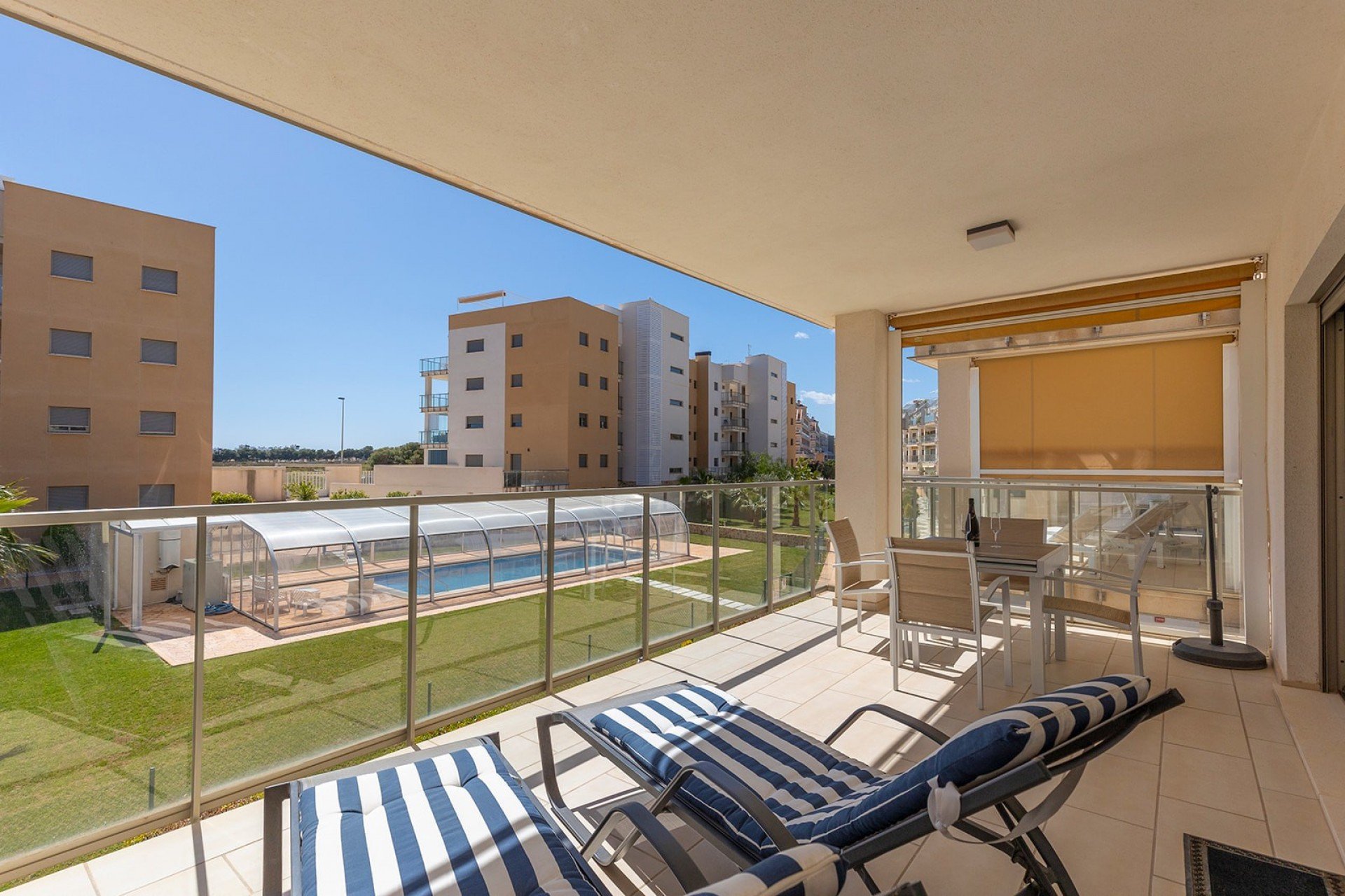Apartamento en Alicante, España 2 dormitorios, 81 m2 No. 190132