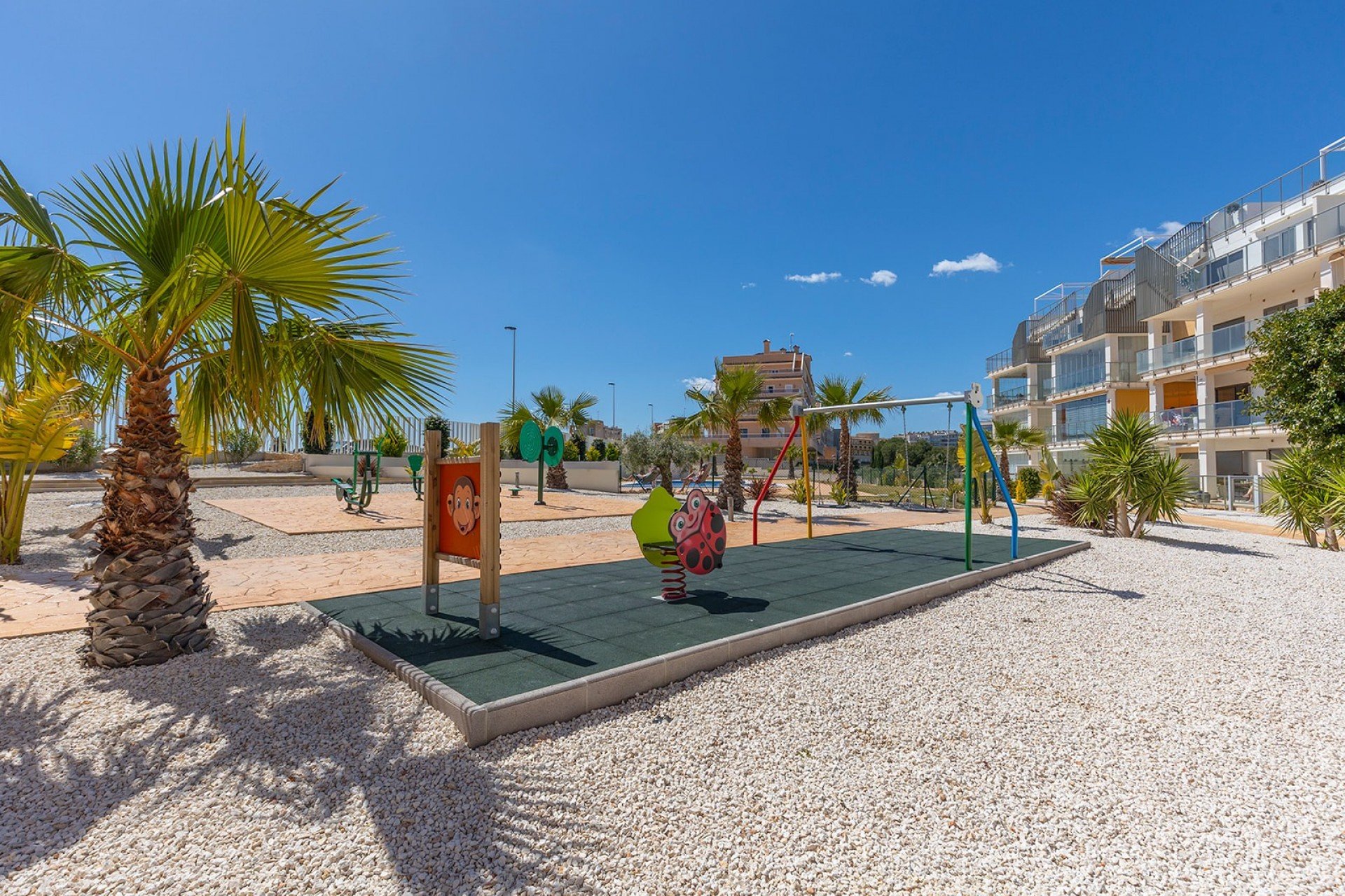 Apartamento en Alicante, España 2 dormitorios, 81 m2 No. 190132