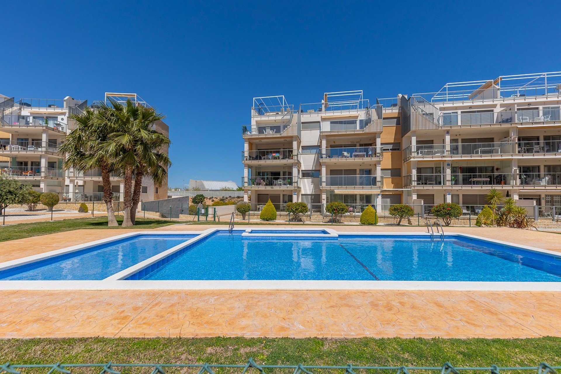 Apartamento en Alicante, España 2 dormitorios, 81 m2 No. 190132