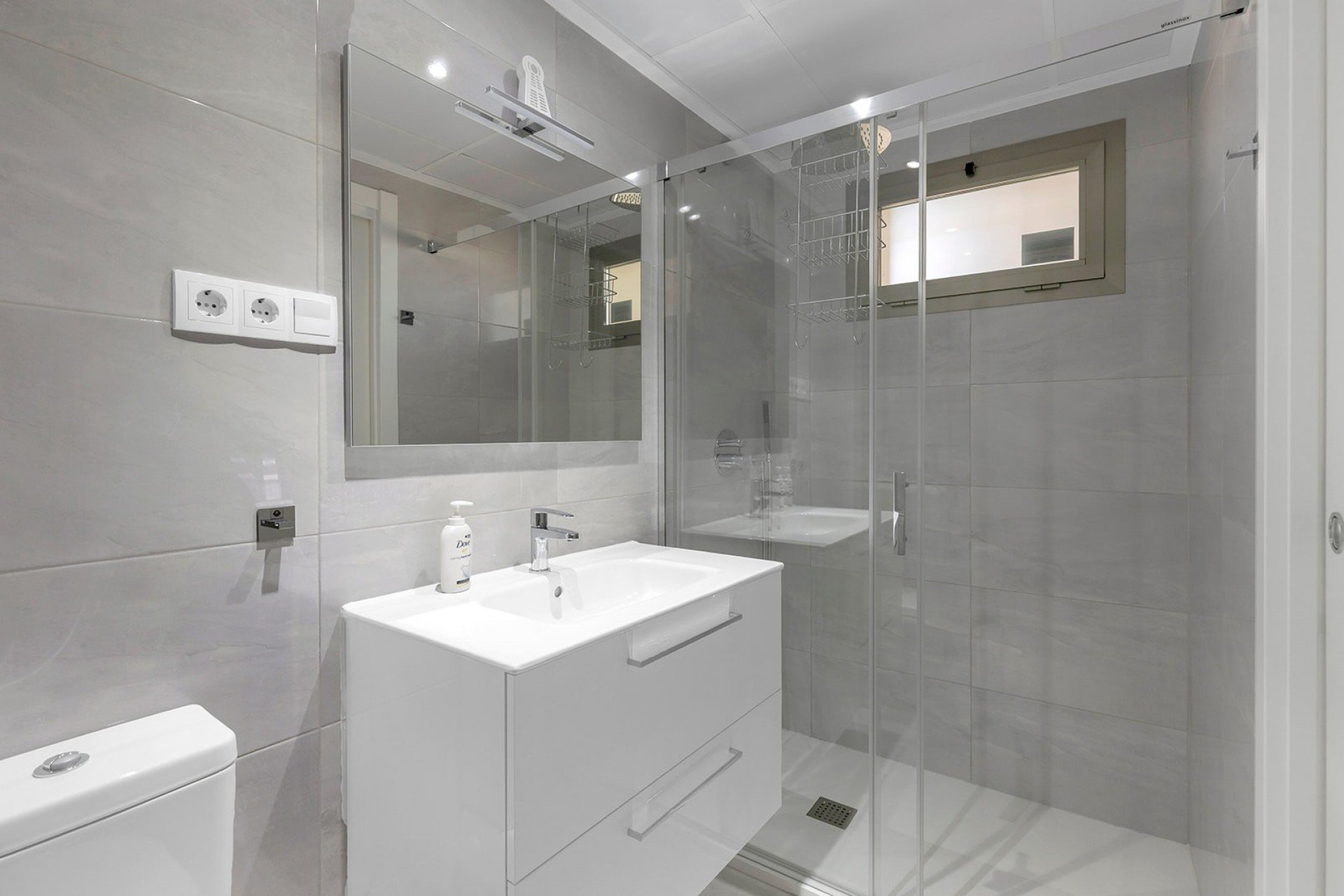 Apartamento en Alicante, España 2 dormitorios, 81 m2 No. 190132