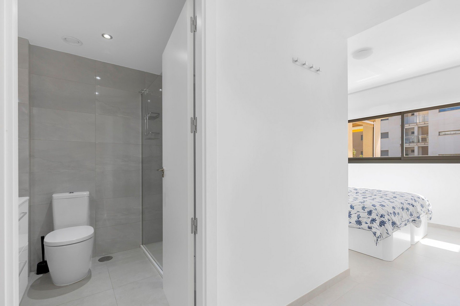 Apartamento en Alicante, España 2 dormitorios, 81 m2 No. 190132