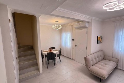 Casa adosada en Torrevieja, Alicante, España 3 dormitorios, 70 m2 No. 190131