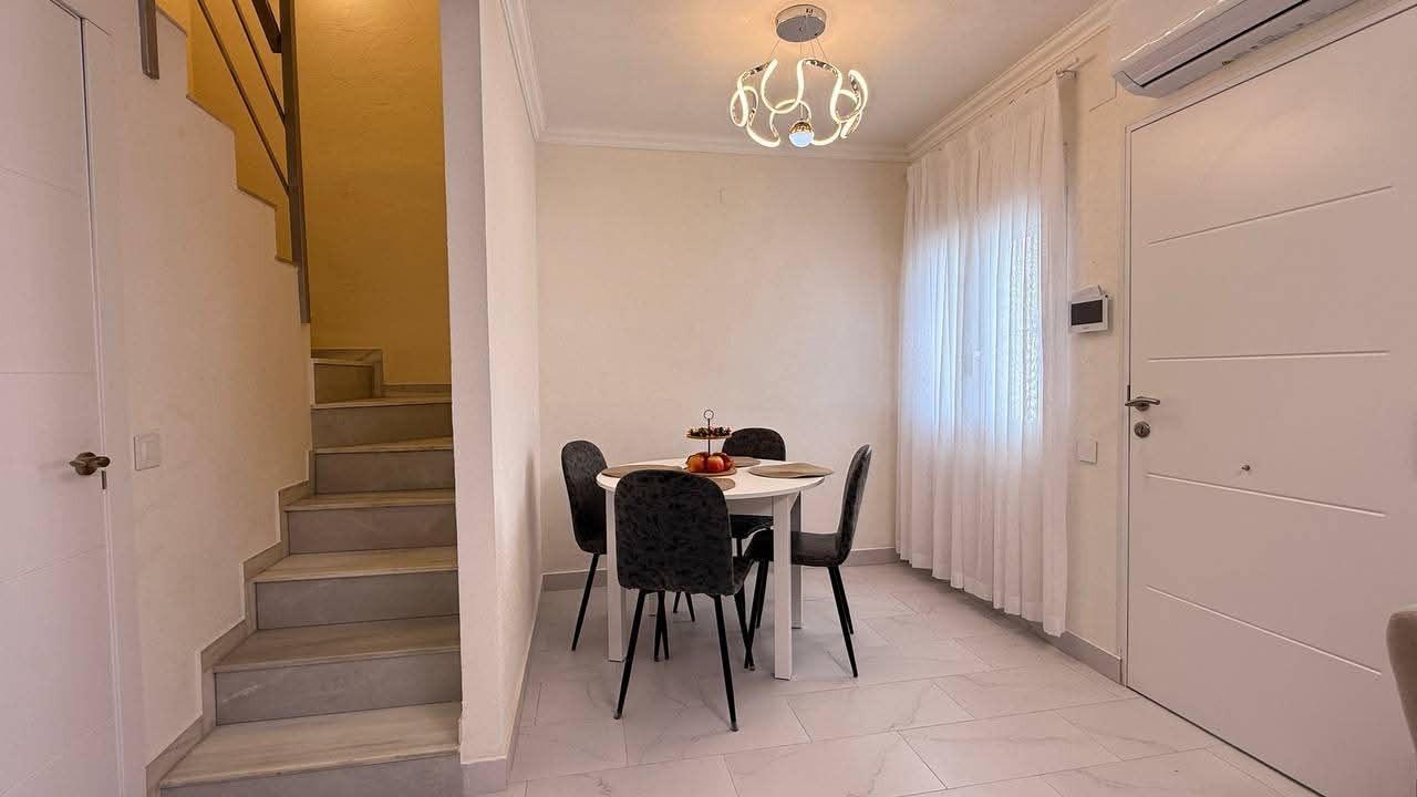 Villetta a schiera a Torrevieja, Alicante, Spagna 3 camere da letto, 70 mq. N° 190131