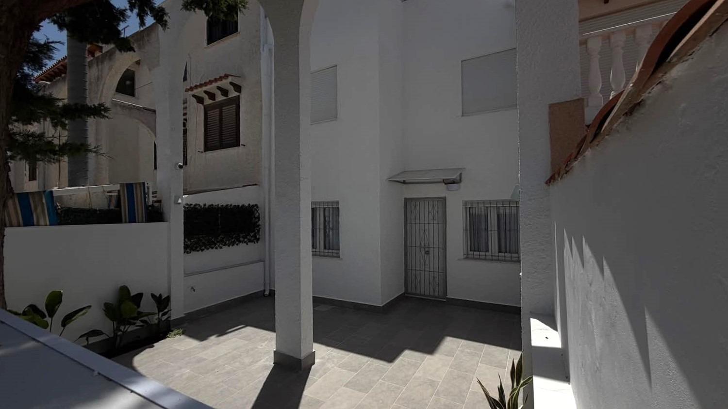 Villetta a schiera a Torrevieja, Alicante, Spagna 3 camere da letto, 70 mq. N° 190131