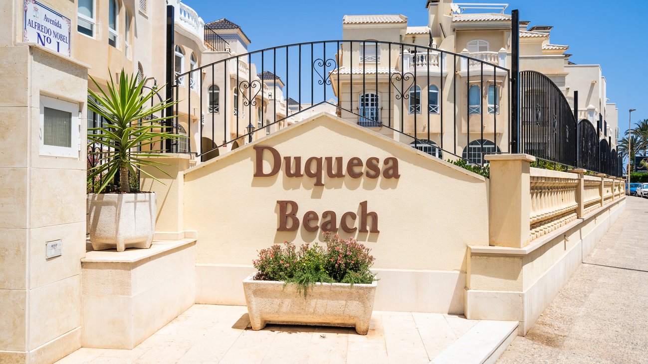 Apartamento en Torrevieja, Alicante, España 2 dormitorios, 72 m2 No. 190133
