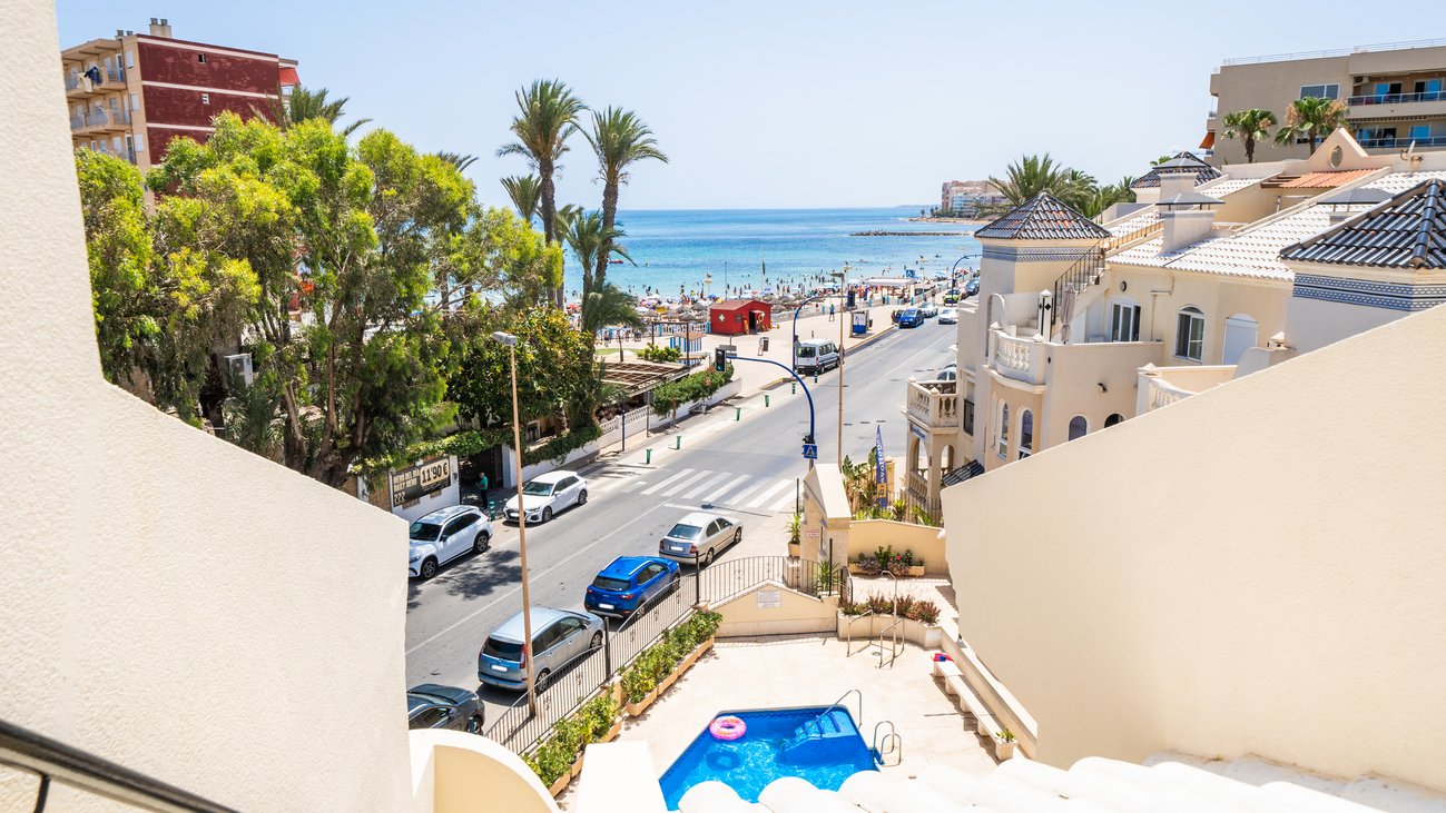 Apartamento en Torrevieja, Alicante, España 2 dormitorios, 72 m2 No. 190133