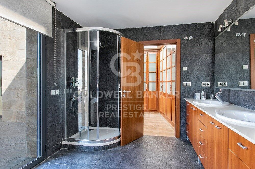 Дом в Эсплугес-де-Льобрегат, Барселона, Испания 5 спален, 490м2 №179228
