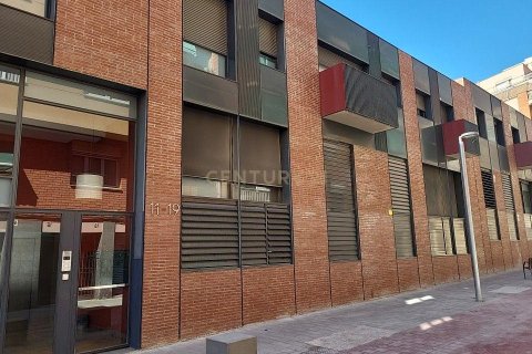 Garage à Barcelona, Espagne 8 m2 No. 186573