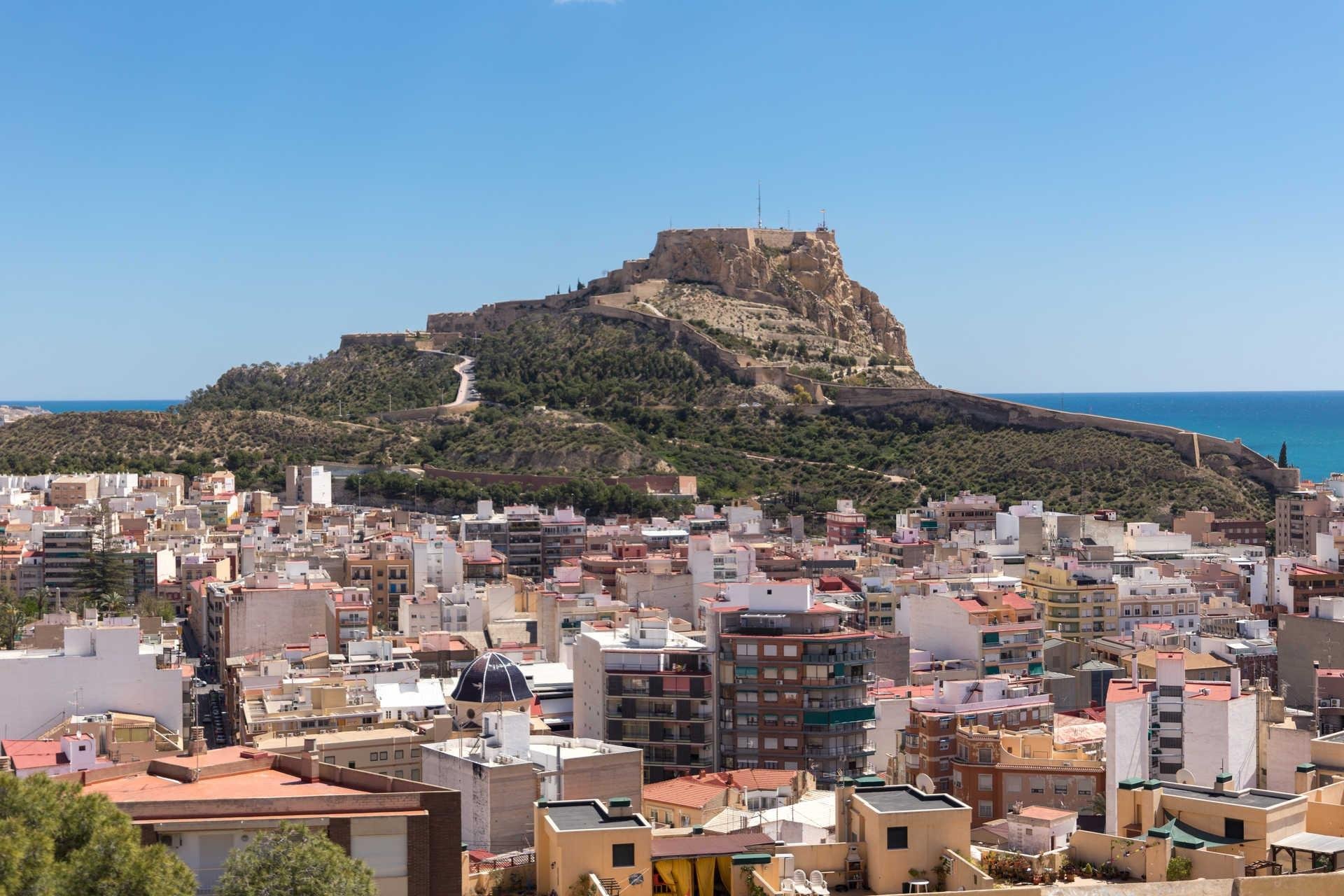 Apartamento en Alicante, España 2 dormitorios, 83 m2 No. 142278