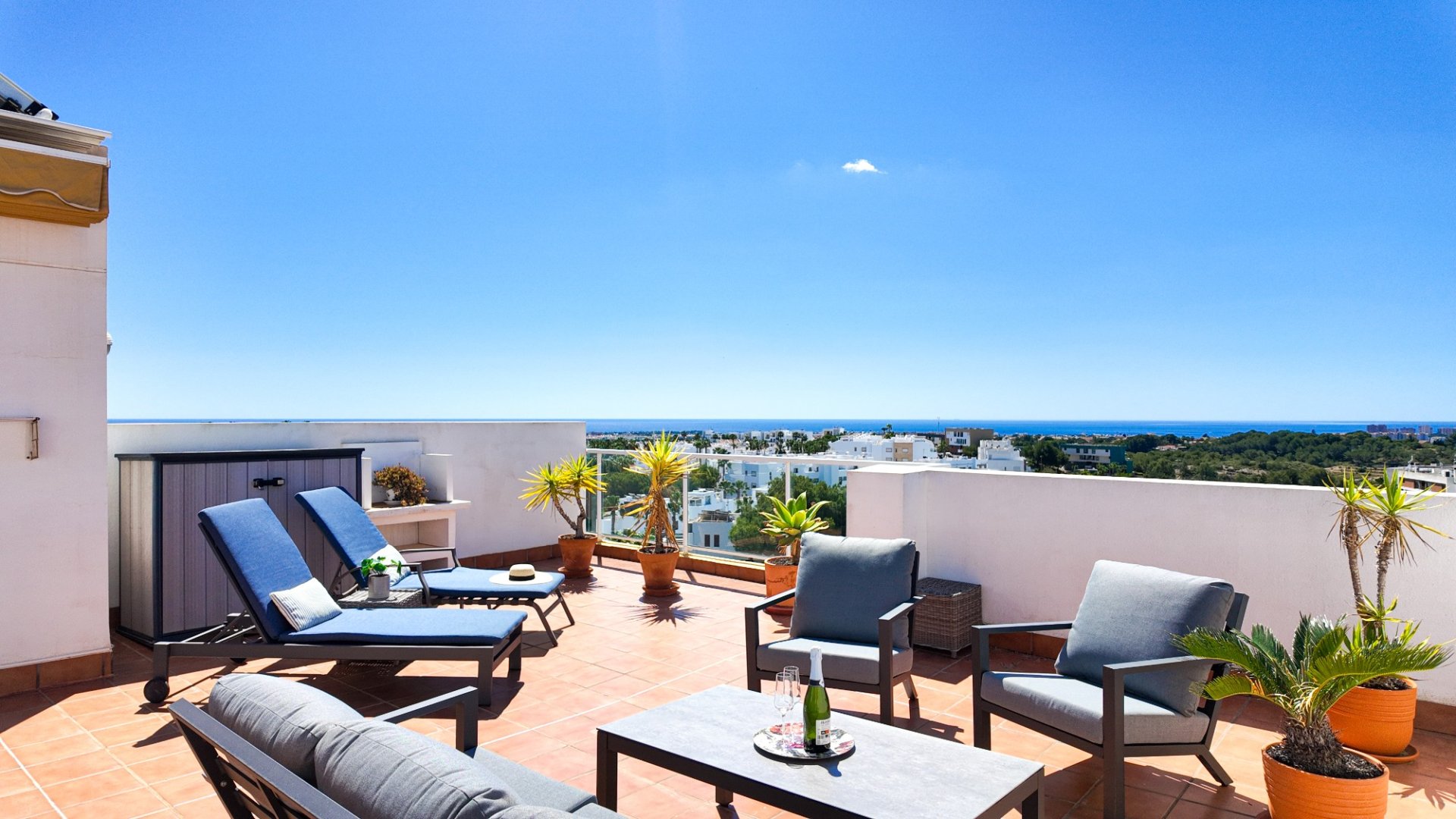 Apartment in Villamartin, Alicante, Spain 2 bedrooms, 131 sq.m. No. 189445
