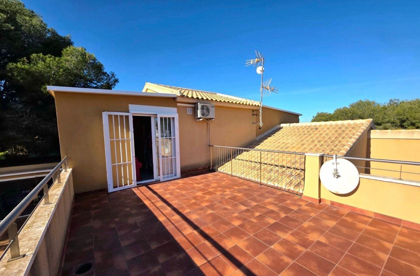 Villa in Dehesa De Campoamor, Alicante, Spain 5 bedrooms, 265 sq.m. No. 189450