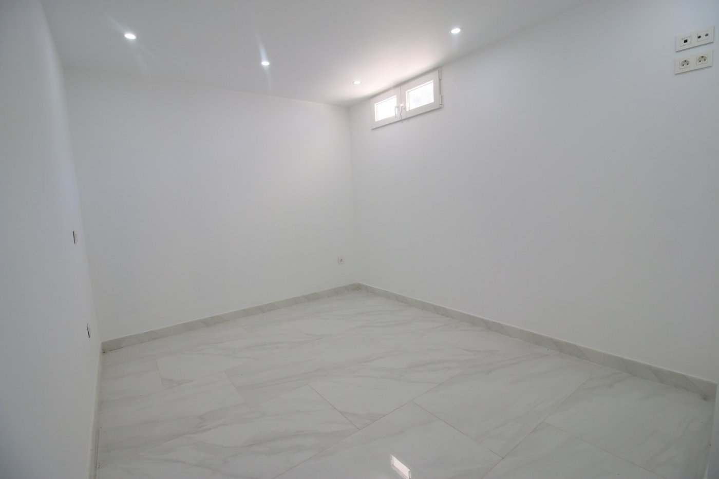 Apartment in La Torre, Alicante, Spain 4 bedrooms, 330 sq.m. No. 165071
