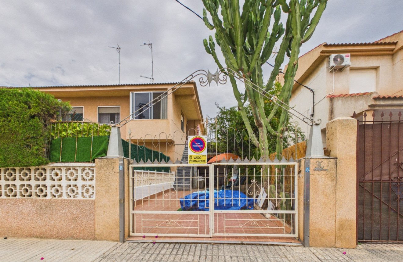 Bungalowi Los Alcazares, Murcia, Espanja 3 makuuhuonetta,  No. 195716