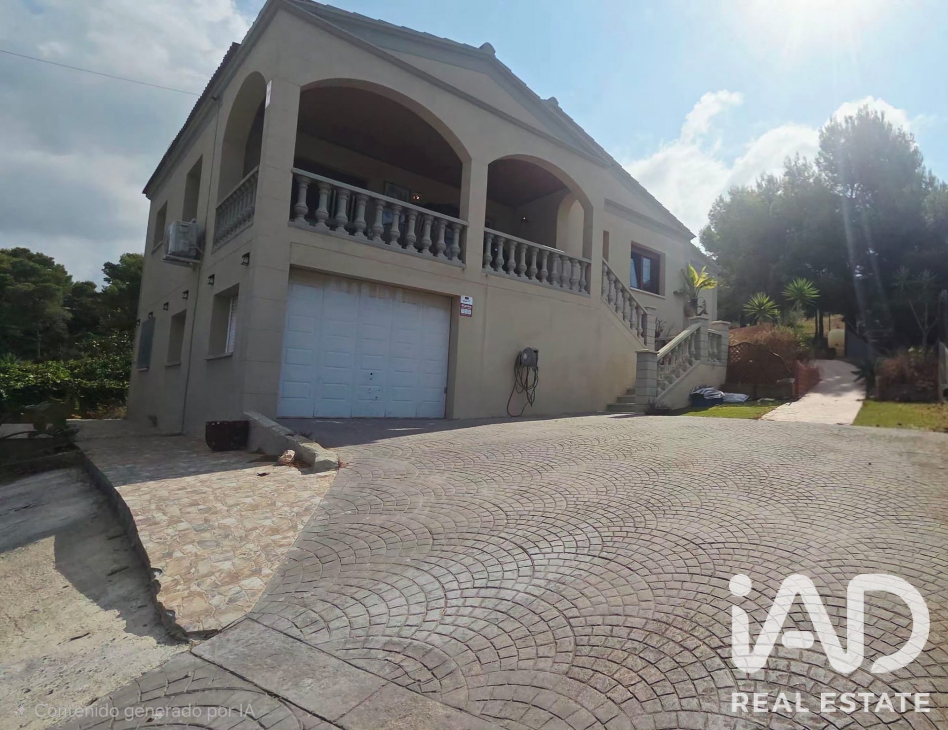 Talo Castellet i la Gornal, Barcelona, Espanja 3 makuuhuonetta, 198 m2 No. 192184