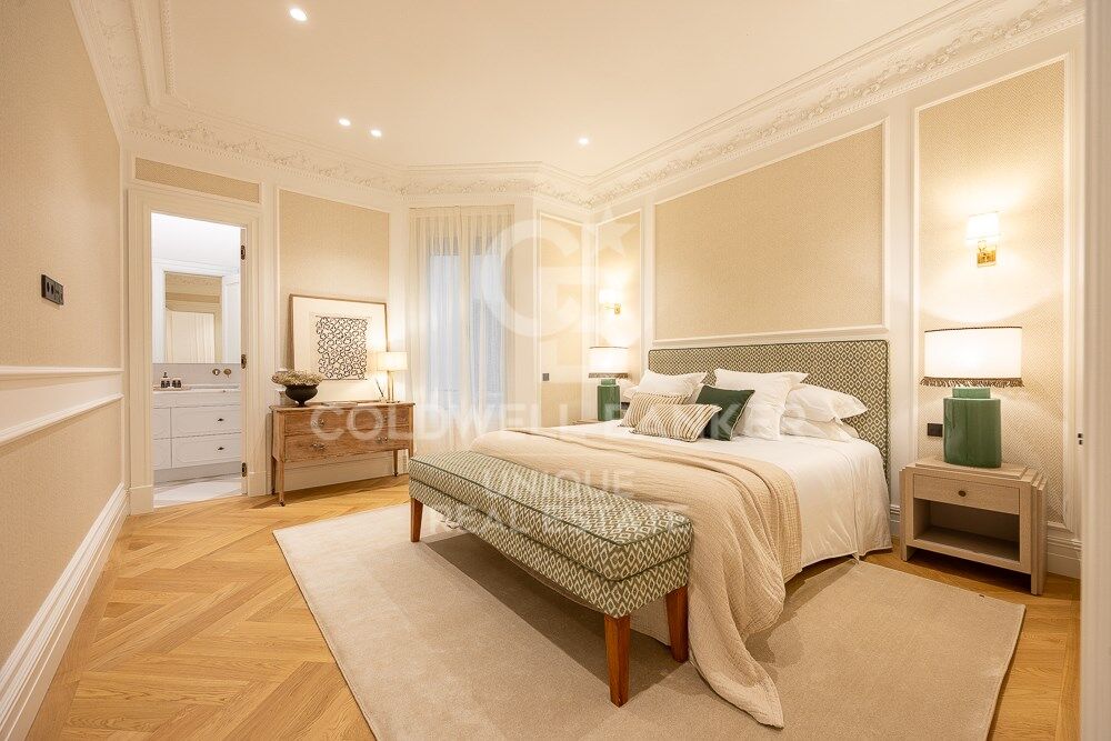 Квартира в Мадрид, Испания 4 спальни, 307м2 №157771