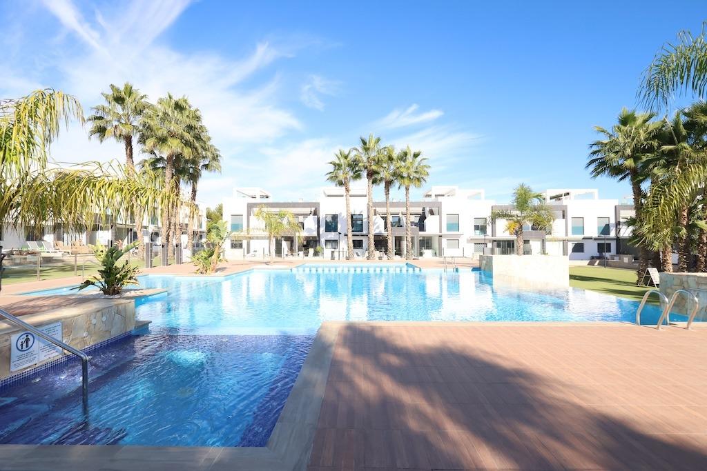 Apartment in La Zenia, Alicante, Spain 2 bedrooms, 77 sq.m. No. 165795