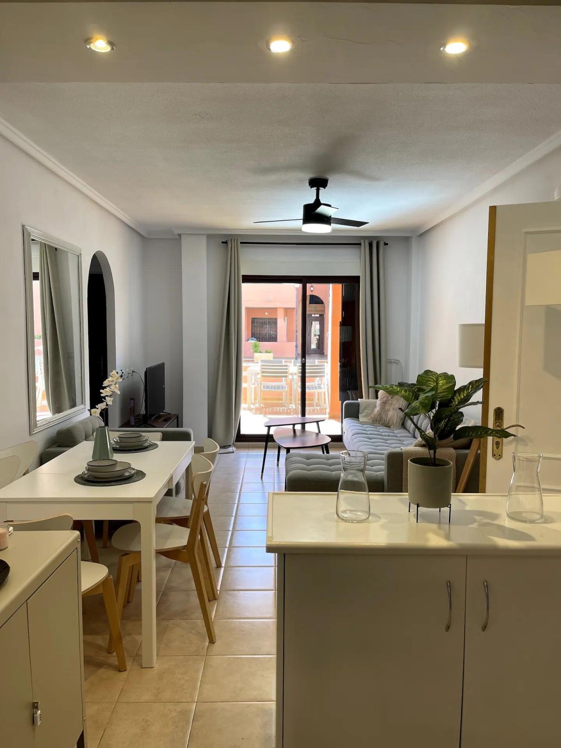 Apartment in Torrevieja, Alicante, Spain 2 bedrooms,  No. 165793
