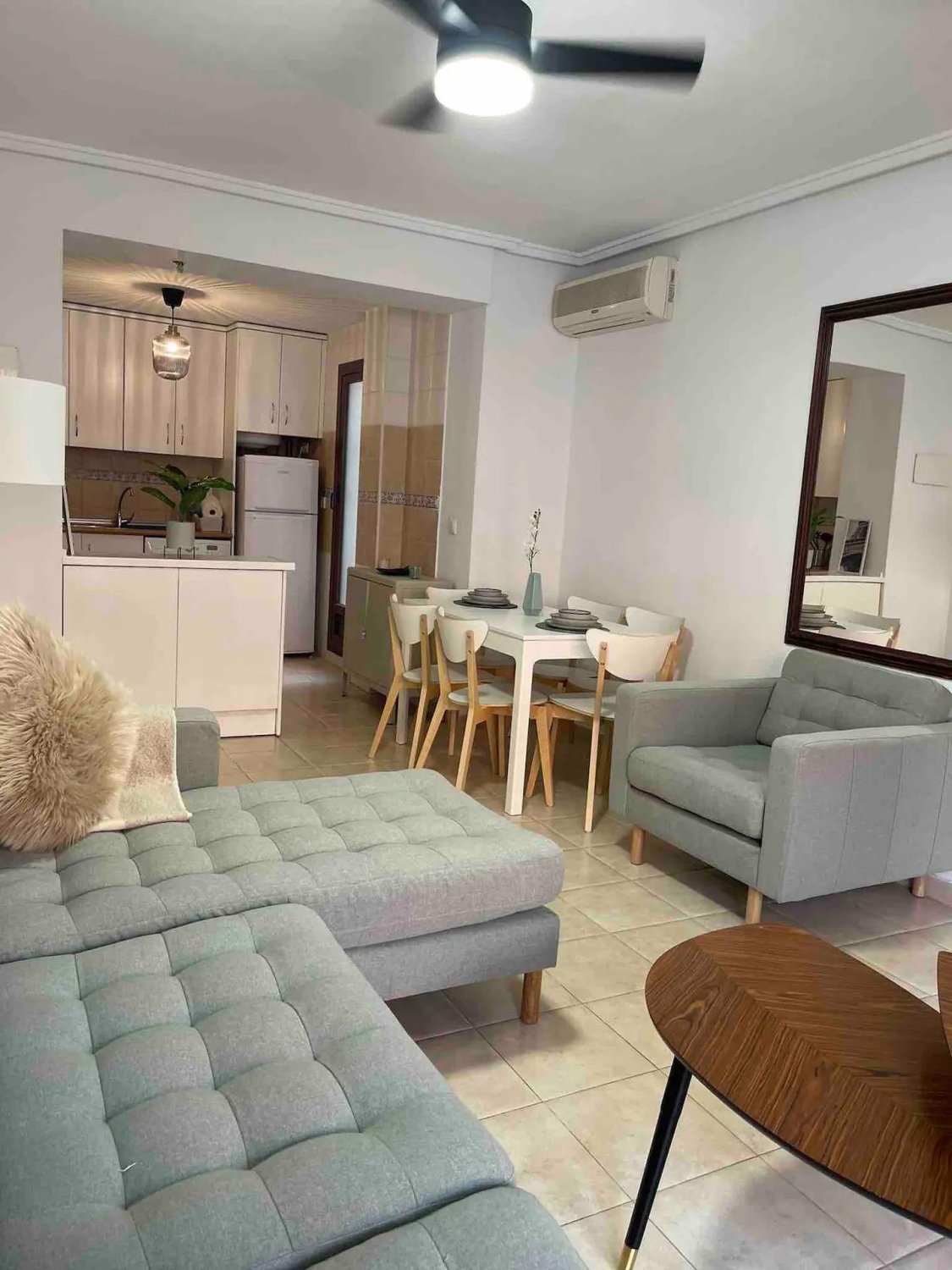 Apartment in Torrevieja, Alicante, Spain 2 bedrooms,  No. 165793