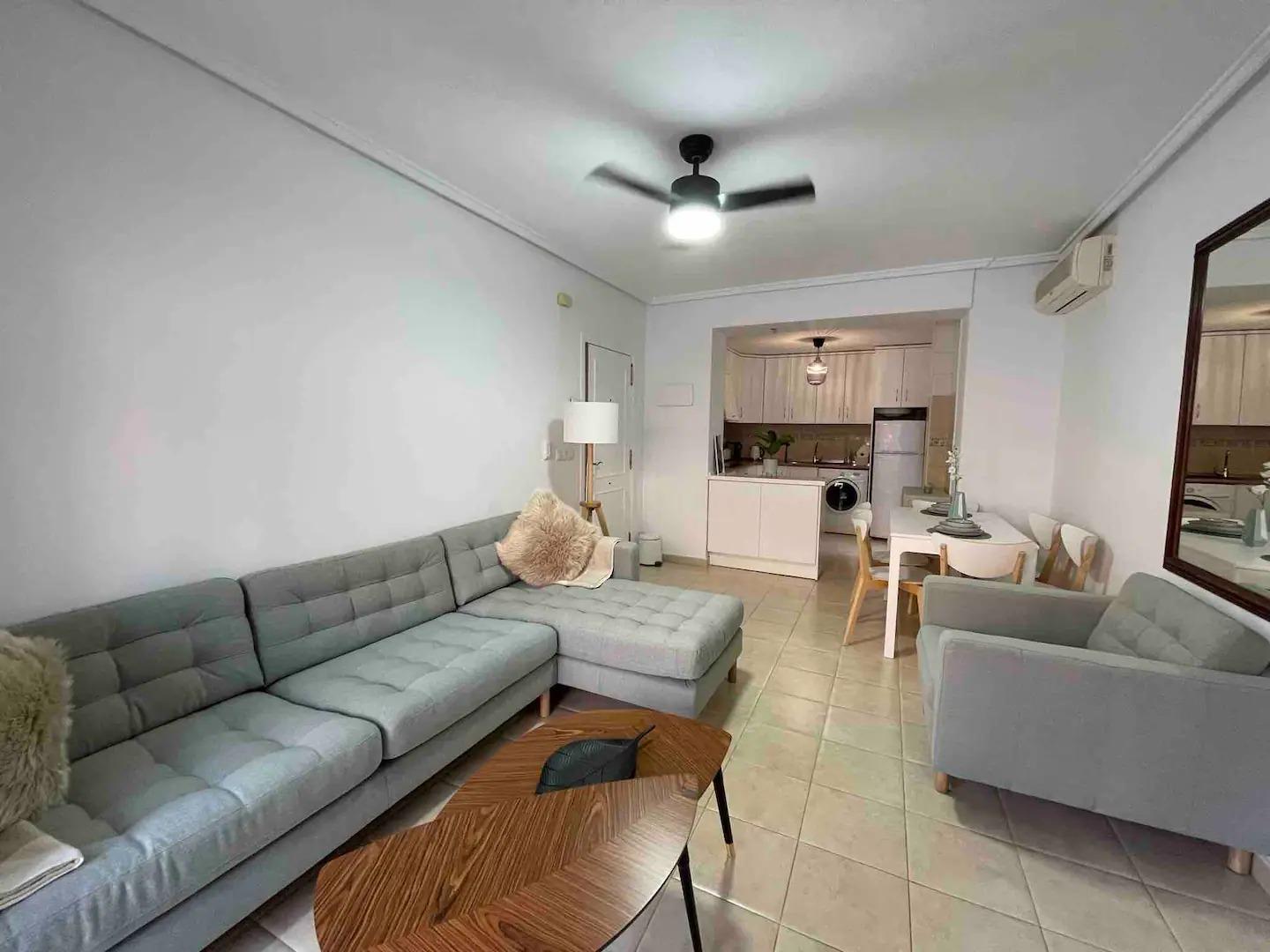 Apartment in Torrevieja, Alicante, Spain 2 bedrooms,  No. 165793