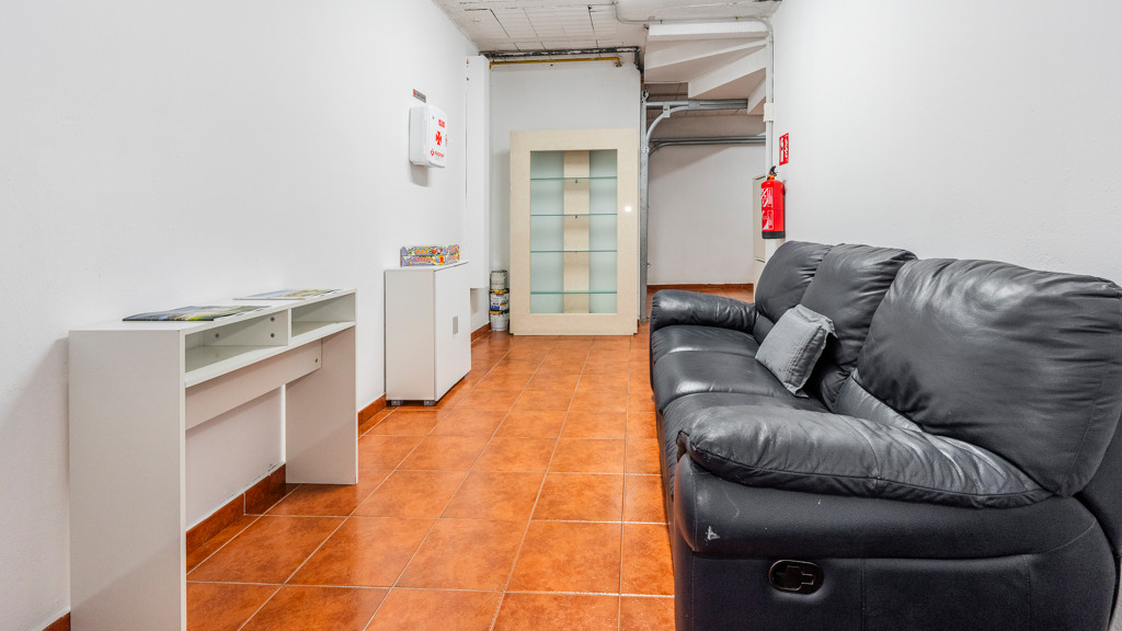 Talo Madrid, Espanja 6 makuuhuonetta, 366 m2 No. 113763