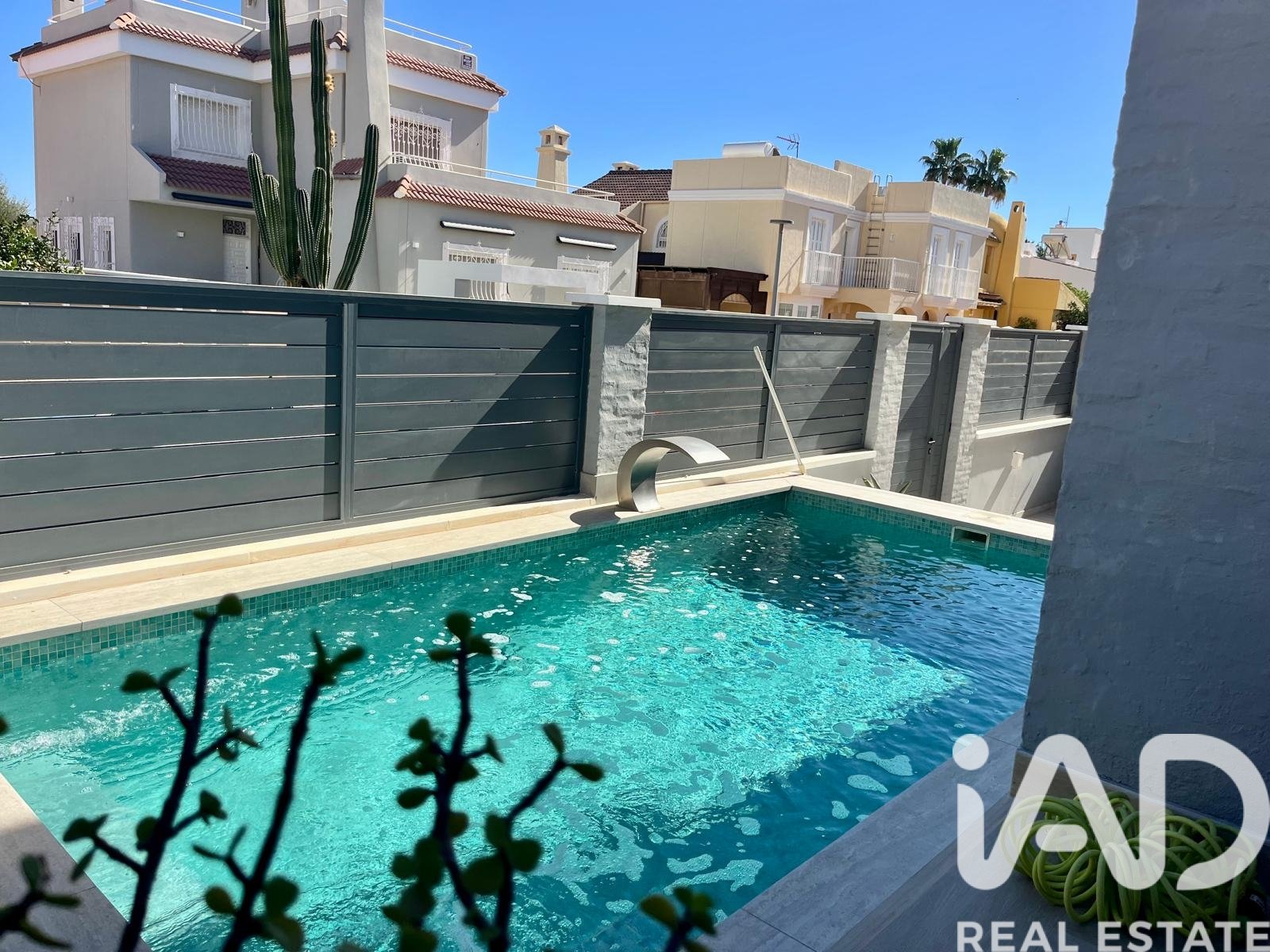 Townhouse in Almeria, Spain 5 bedrooms, 337 sq.m. No. 172595