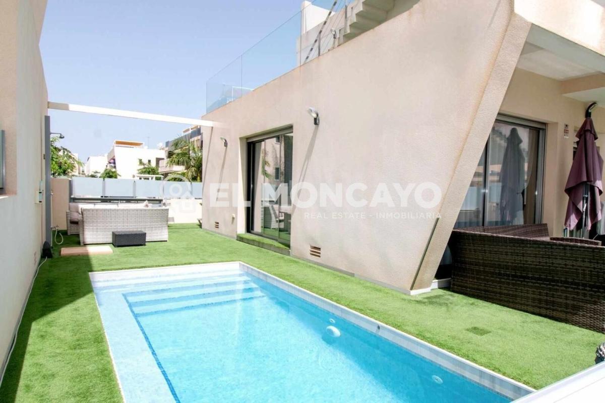 Villa en Alicante, España 3 dormitorios, 120 m2 No. 149144