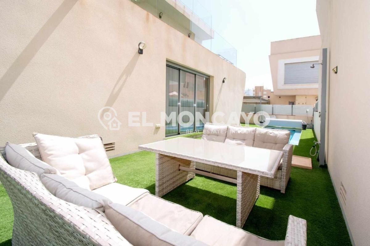 Villa en Alicante, España 3 dormitorios, 120 m2 No. 149144