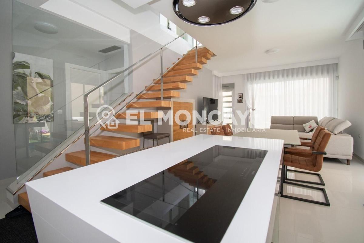 Villa en Alicante, España 3 dormitorios, 120 m2 No. 149144